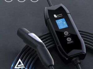 Feyree portable NACS Tesla charger 3.5kW with LCD screen